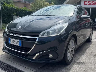 Usata Peugeot 208 Allure 75 CV (55 kW) 2017 Bluazzurro Utilitaria