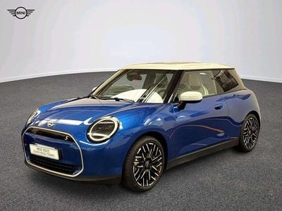 Blu/azzurro Usata 2025 Mini Cooper SE Favoured Utilitaria | 32.499 € (Molto cara)