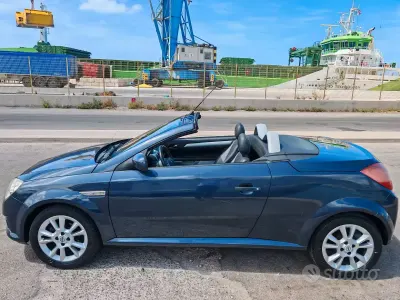 Usata Opel Tigra 69 CV (50 kW) 2007 Cabrio