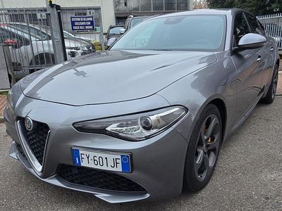 Usata Alfa Romeo Giulia Executive 160 CV (117 kW) 2019 Argento Berlina