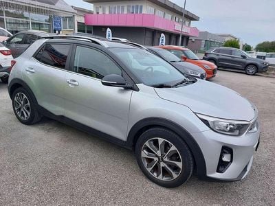 Usata Kia Stonic 110 CV (80 kW) 2018 Argento SUV