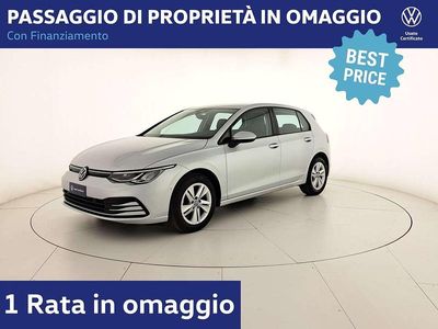 Usata VW Golf VIII Life 131 CV (96 kW) 2022 Reflex silver metallizzato Berlina