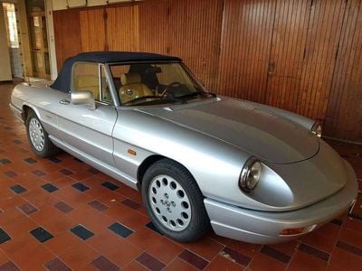 Usata Alfa Romeo Spider 122 CV (89 kW) 1990 Argento Cabrio