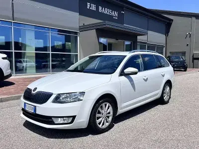 Usata Skoda Octavia Executive 110 CV (80 kW) 2016 Bianco Station wagon