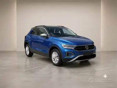 Usata VW T-Roc Style 110 CV (80 kW) 2022 Bluazzurro SUV