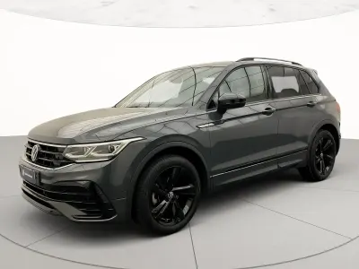 Usata VW Tiguan R-line 150 CV (110 kW) 2023 B0 dolphin grey metallizzato SUV