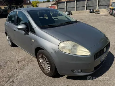 Usata Fiat Grande Punto Active 65 CV (47 kW) 2006 Grigio Utilitaria