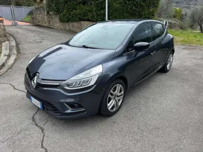 Second-hand Renault Clio IV Zen 90 CP (66 kW) 2019 Gri Berlinǎ