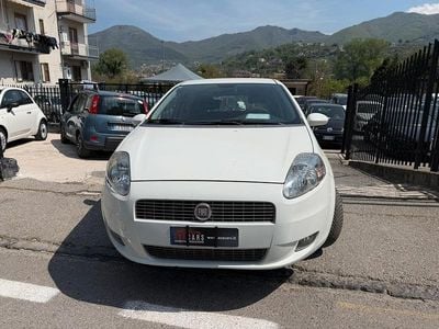 Usata Fiat Grande Punto 75 CV (55 kW) 2010 Grigio Utilitaria