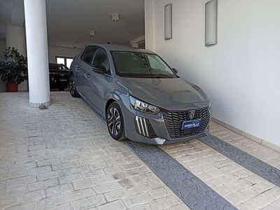 Usata Peugeot 208 Allure 101 CV (74 kW) 2025 Grigio selenium Utilitaria