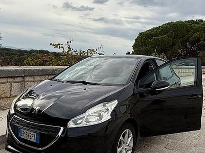 Usata Peugeot 208 82 CV (60 kW) 2013 Nero Utilitaria
