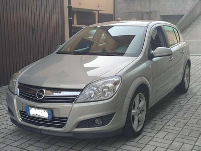 Usata Opel Astra Cosmo 101 CV (74 kW) 2007 Berlina