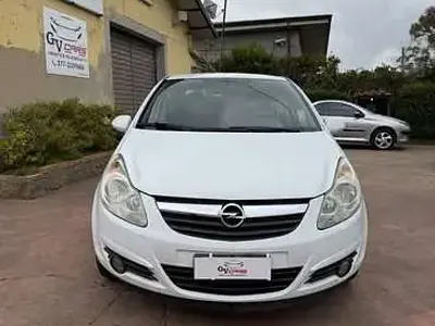 Usata Opel Corsa Cosmo 90 CV (66 kW) 2009 Utilitaria