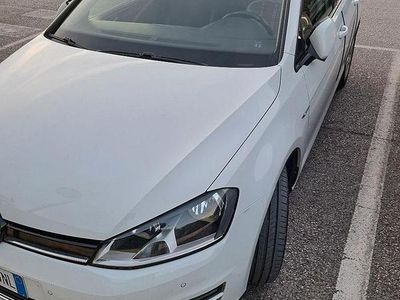 Usata VW Golf VII Highline 110 CV (80 kW) 2016 Berlina