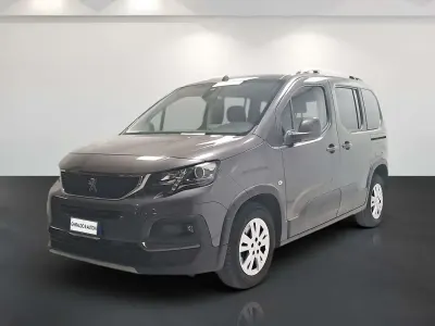 Usata Peugeot Rifter Allure 131 CV (96 kW) 2021 Grigio Monovolume