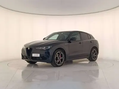 Usata Alfa Romeo Stelvio Veloce 209 CV (153 kW) 2025 Nero vulcano SUV