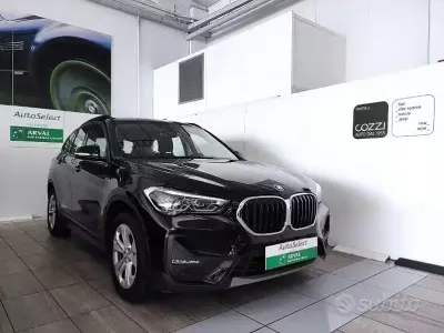 Käytetty BMW X1 Advantage 125 HP (91 kW) 2022 Musta Katumaasturi