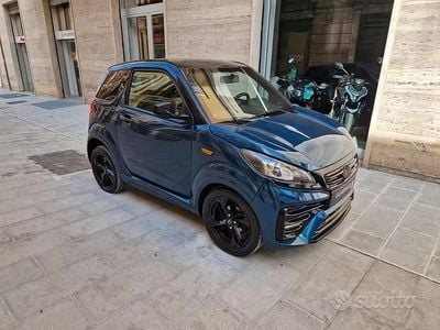 Begagnad Ligier JS50 2024 Blå Halvkombi