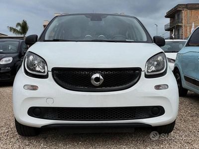 Begagnad Smart ForFour 71 HK (52 kW) 2016 Vit Halvkombi