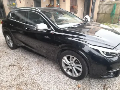 Usata Infiniti Q30 136 CV (100 kW) 2018 Nero Berlina