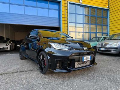 Nero Usata 2024 Toyota Yaris Berlina | 59.000 € (Molto cara)