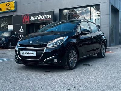 Usata Peugeot 208 Allure 102 CV (75 kW) 2019 Blu Utilitaria