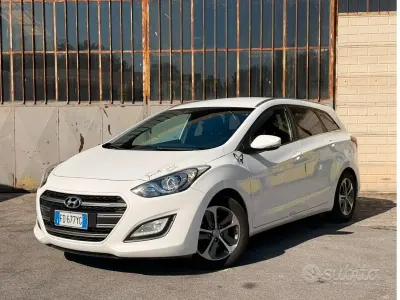 Usata Hyundai i30 GO! 110 CV (80 kW) 2016 Bianco Station wagon