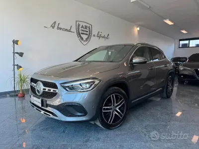 Usata Mercedes GLA180 116 CV (85 kW) 2021 Grigio SUV