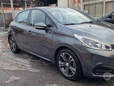 Usata Peugeot 208 Active 75 CV (55 kW) 2017 Grigio Utilitaria
