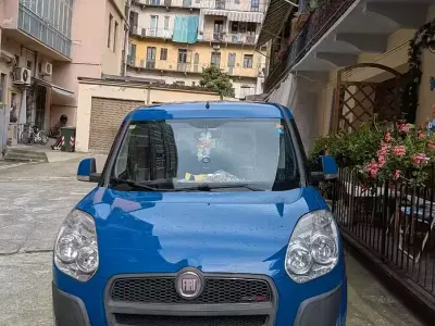 Usata Fiat Doblò 105 CV (77 kW) 2012 Monovolume
