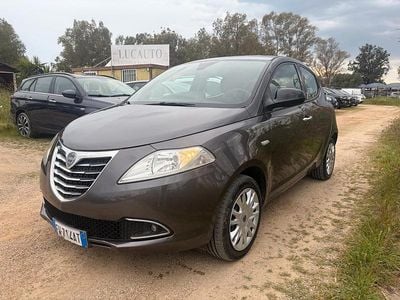 Usata Lancia Ypsilon 95 CV (69 kW) 2015 Grigio Utilitaria