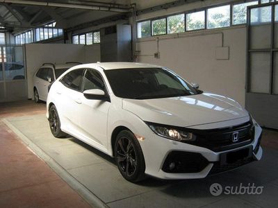 Usata Honda Civic Elegance 129 CV (94 kW) 2018 Bianco Berlina