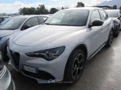 Usata Alfa Romeo Stelvio Veloce 209 CV (153 kW) 2024 Grigio / metallizzato SUV