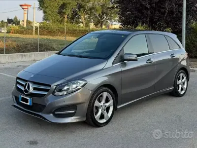 Usata Mercedes B200 Premium 136 CV (100 kW) 2017 Marrone Utilitaria