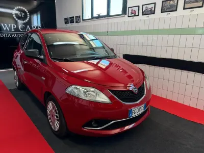 Usata Lancia Ypsilon S 80 CV (58 kW) 2016 Rosso Utilitaria