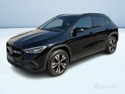 Usata Mercedes GLA180 116 CV (85 kW) 2023 Nero SUV