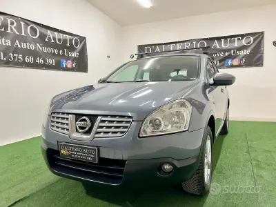 Usata Nissan Qashqai Acenta 114 CV (83 kW) 2011 Grigio SUV