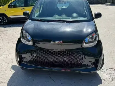 Begagnad Smart ForTwo Coupé Passion 52 kW (71 HK) 2024 Svart Halvkombi
