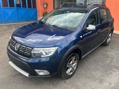 Usata Dacia Sandero Prestige 90 CV (66 kW) 2018 Blu Utilitaria