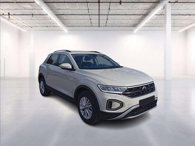 Usata VW T-Roc Life 110 CV (80 kW) 2023 Beige pastello SUV