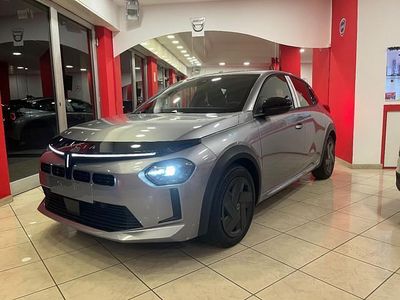 Usata Lancia Ypsilon 101 CV (74 kW) 2024 Grigio Utilitaria