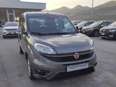 Usata Fiat Doblò Easy 120 CV (88 kW) 2016 Grigio Monovolume