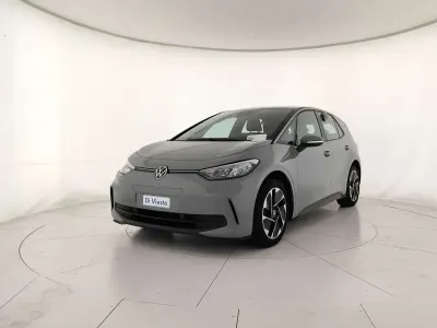 Usata VW ID.3 Pro Performance 150 kW (204 CV) 2024 Moonstone grey nero Utilitaria