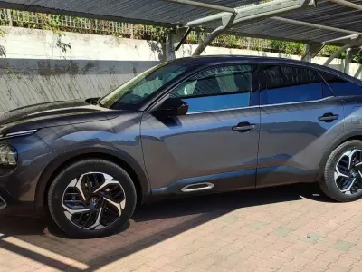 Usata Citroën C4 Shine 131 CV (96 kW) 2022 Grigio Berlina
