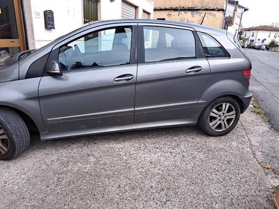 Usata Mercedes B180 109 CV (80 kW) 2010 Marrone Monovolume