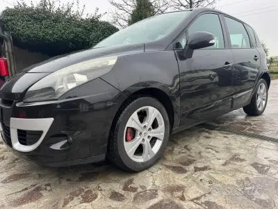 Usata Renault Scénic III Luxe 110 CV (80 kW) 2010 Nero Monovolume