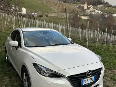 Usata Mazda 3 Prime-Line 101 CV (74 kW) 2016 Bianco Utilitaria