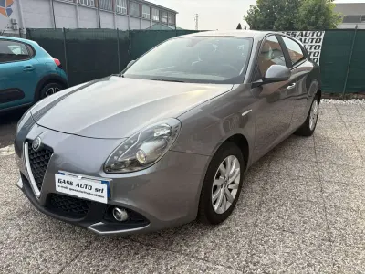 Usata Alfa Romeo Giulietta 120 CV (88 kW) 2019 Grigio Utilitaria