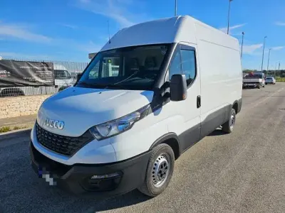 Usata Iveco Daily 116 CV (85 kW) 2020 Bianco Berlina