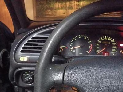 Usata Ford Mondeo Ghia 132 CV (97 kW) 1993 Berlina